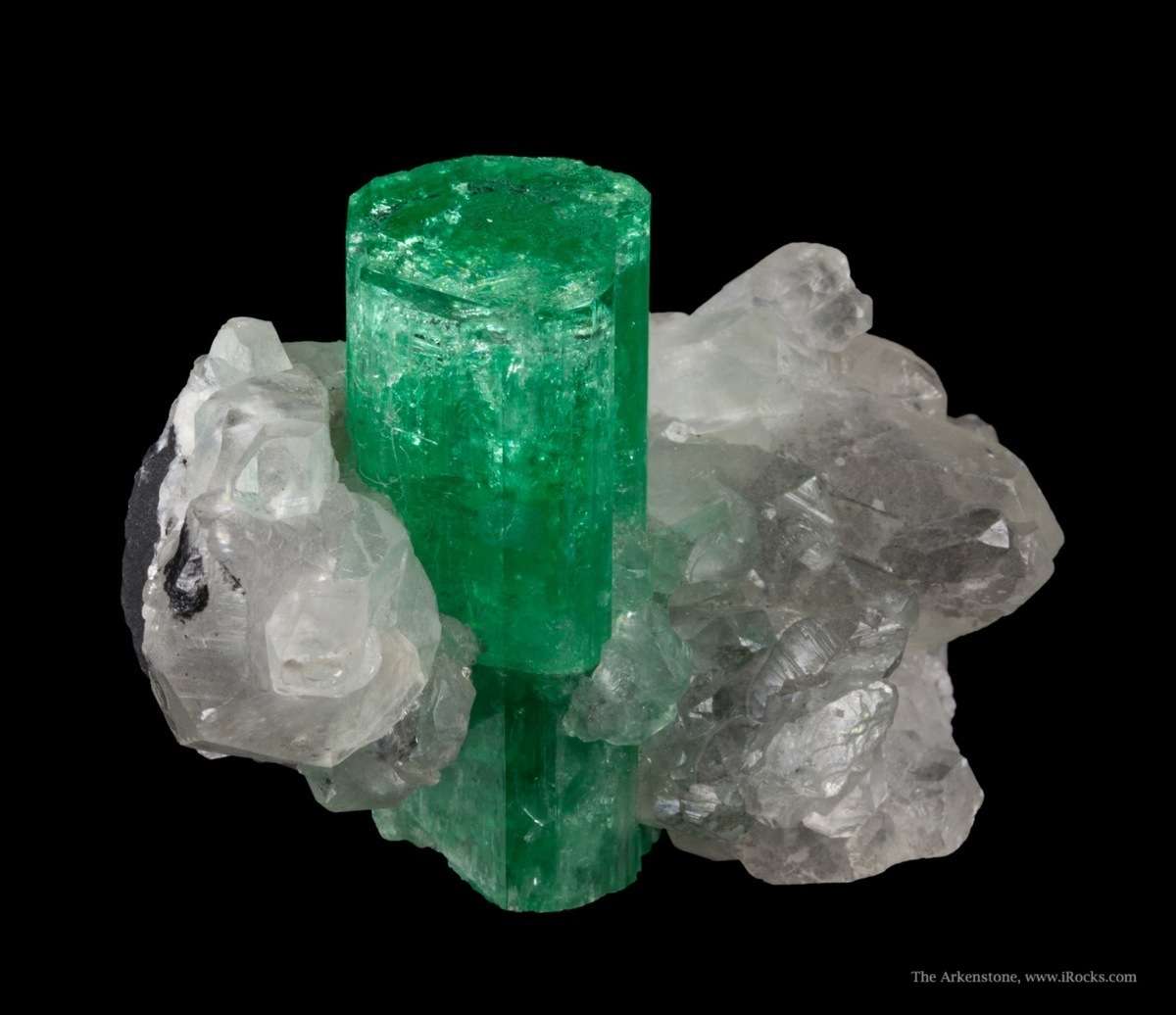 Picture of a natural emerald.