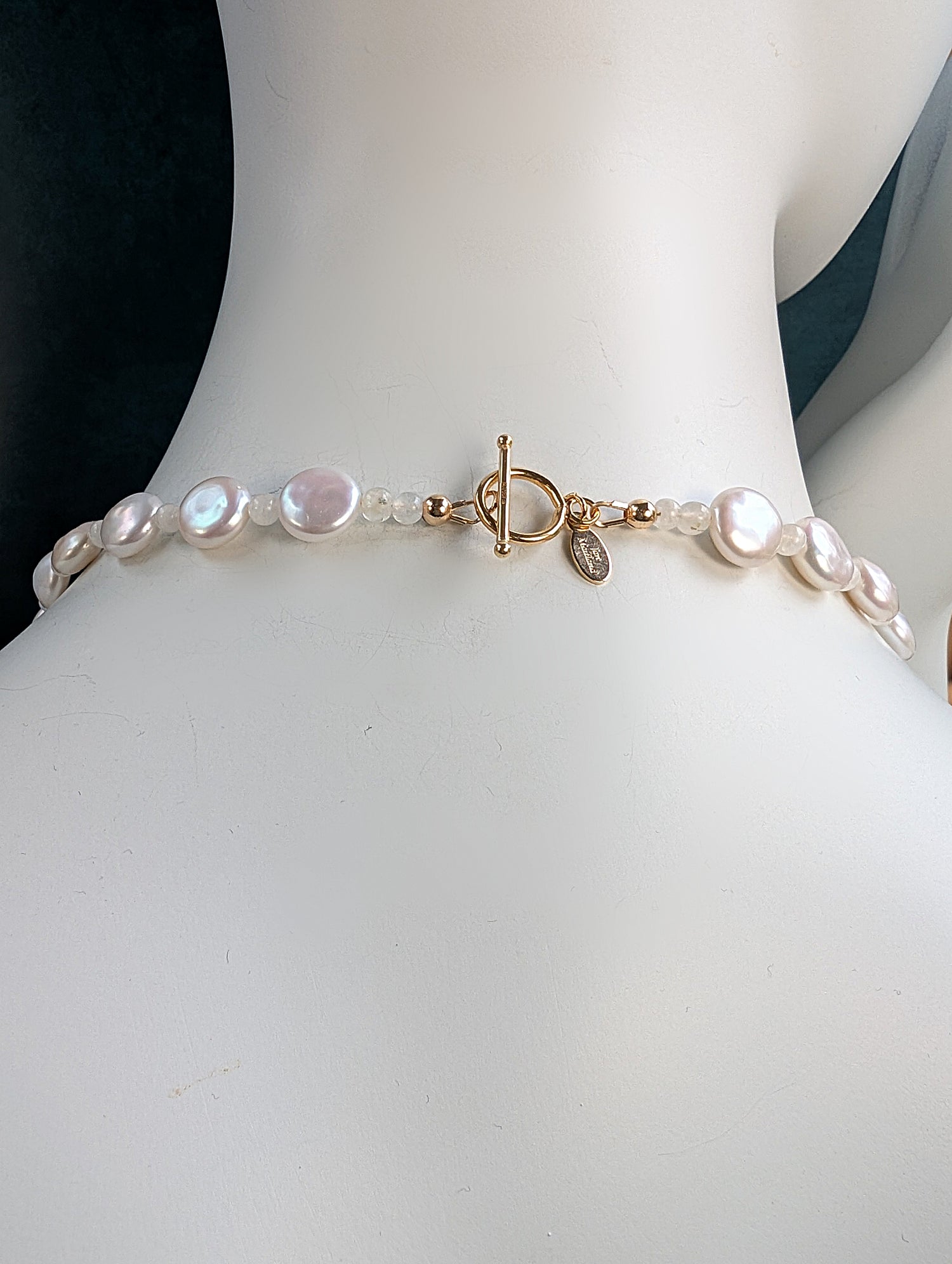 Fantasy Glow - Pearl and Gold Necklace