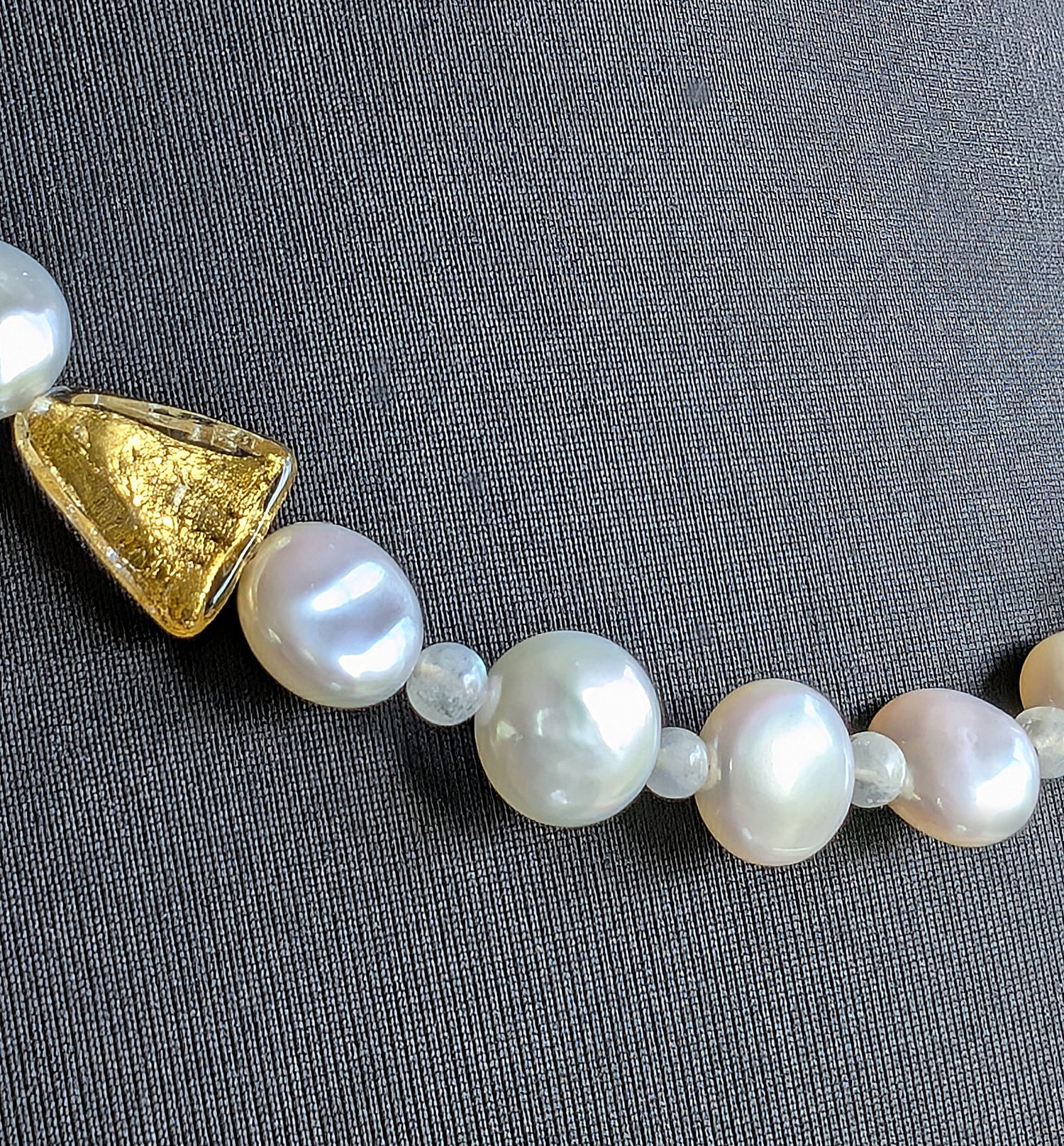 Fantasy Glow - Pearl and Gold Necklace