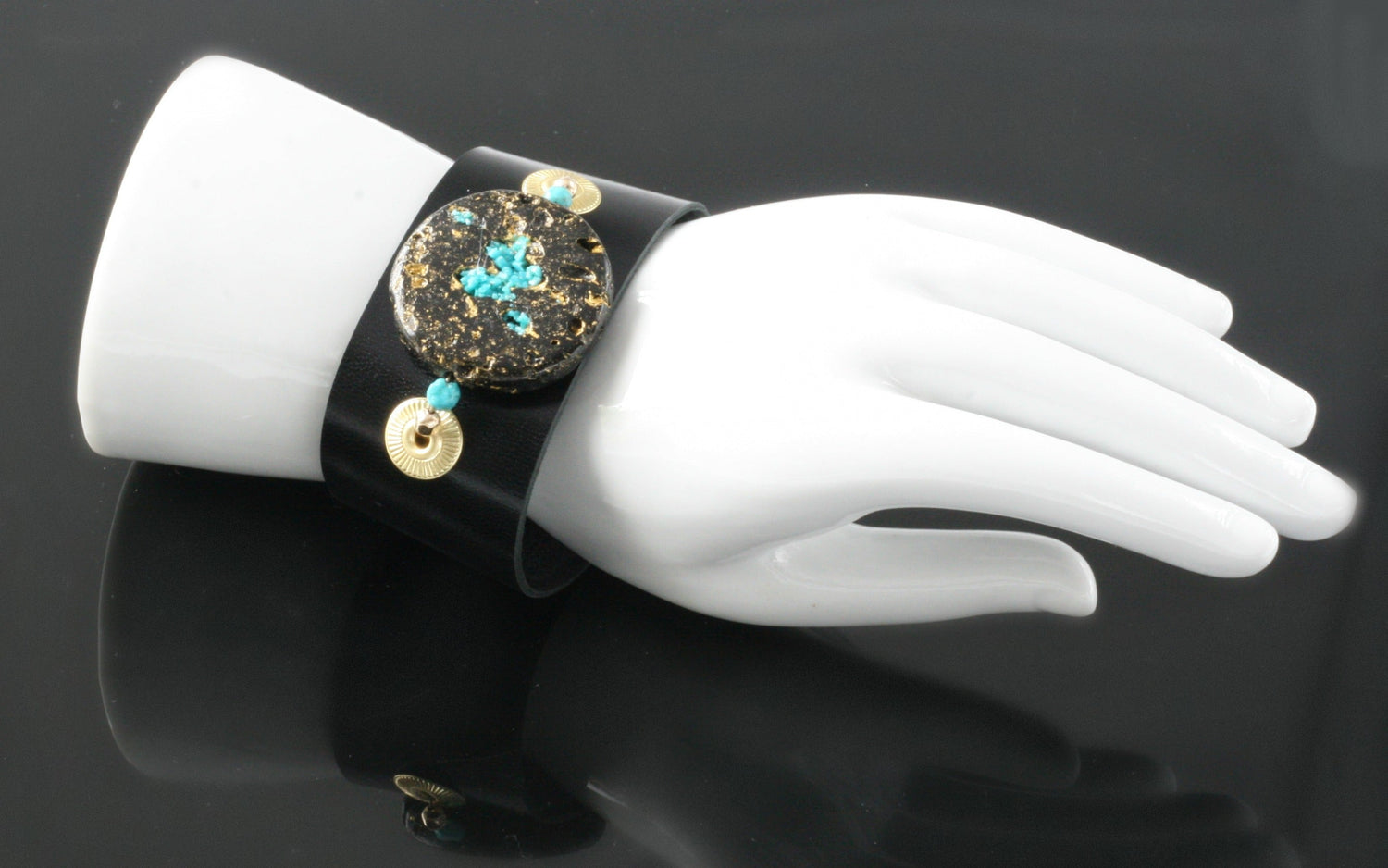 Glow Cuff Turquoise - Leather Cuff Bracelet