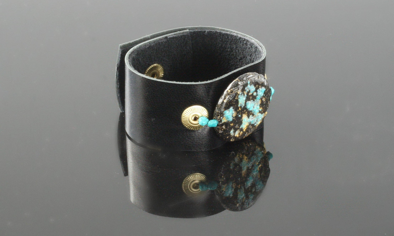 Glow Cuff Turquoise Dazzle - Leather Cuff Bracelet