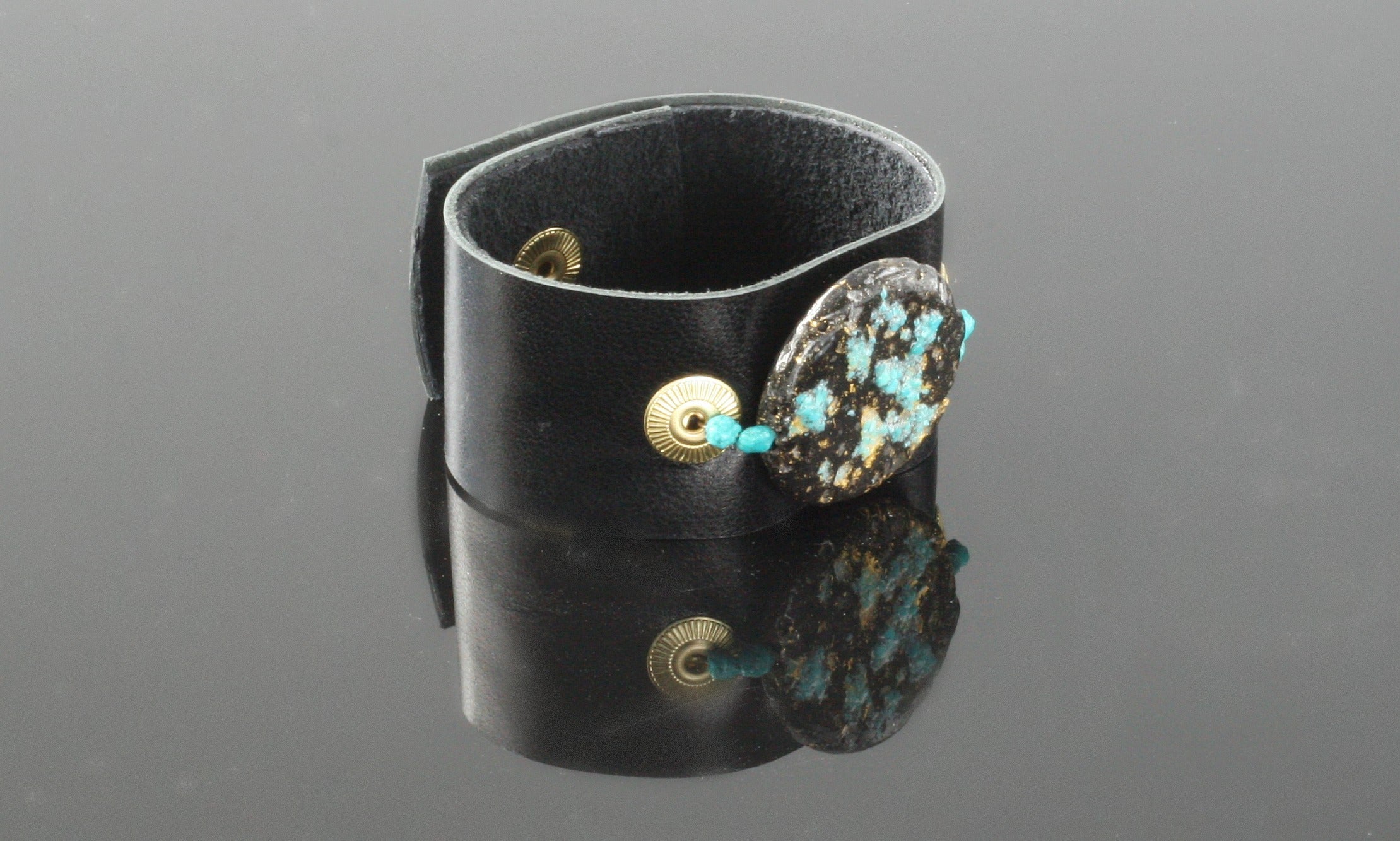 Glow Cuff Turquoise Dazzle - Leather Cuff Bracelet