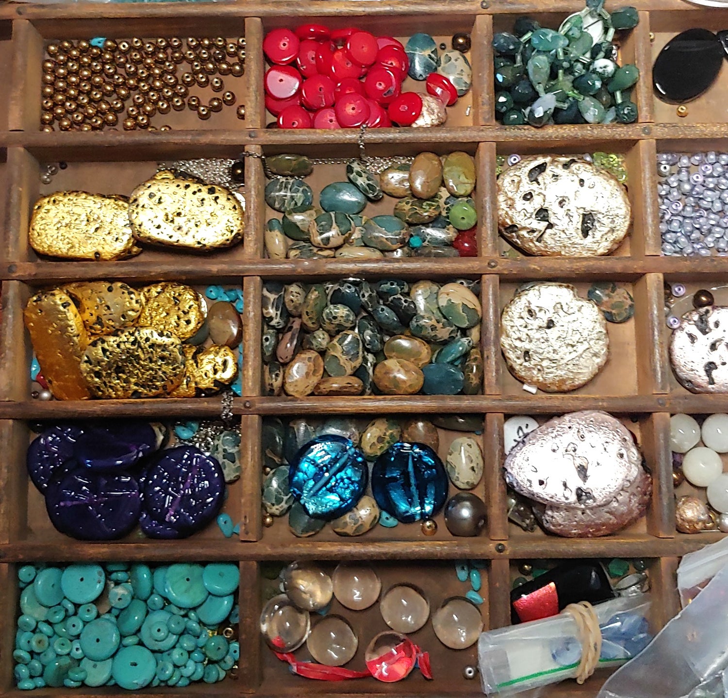 Antique printer tray for bead storage
