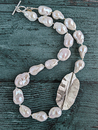 Baroque Glow - Pearl and Silver Necklace
