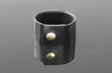 Load image into Gallery viewer, Glow Cuff Emerald - Leather Cuff Bracelet