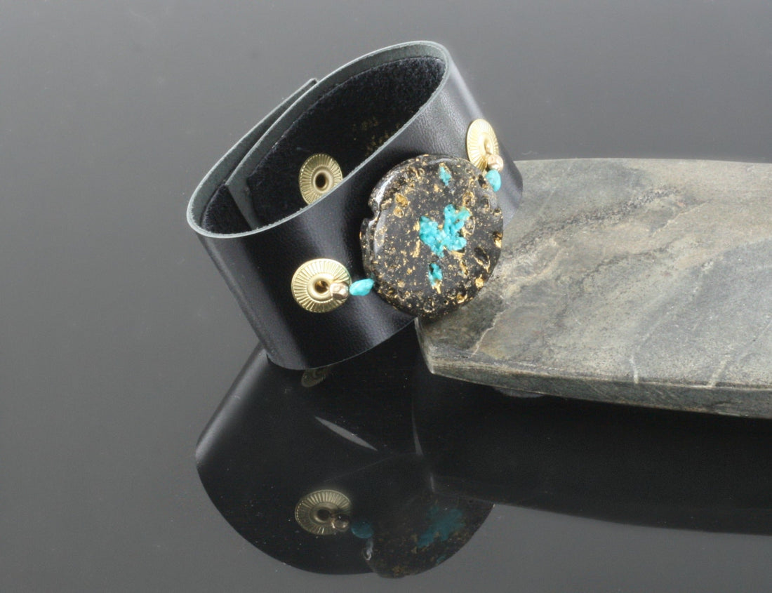 Glow Cuff Turquoise - Leather Cuff Bracelet