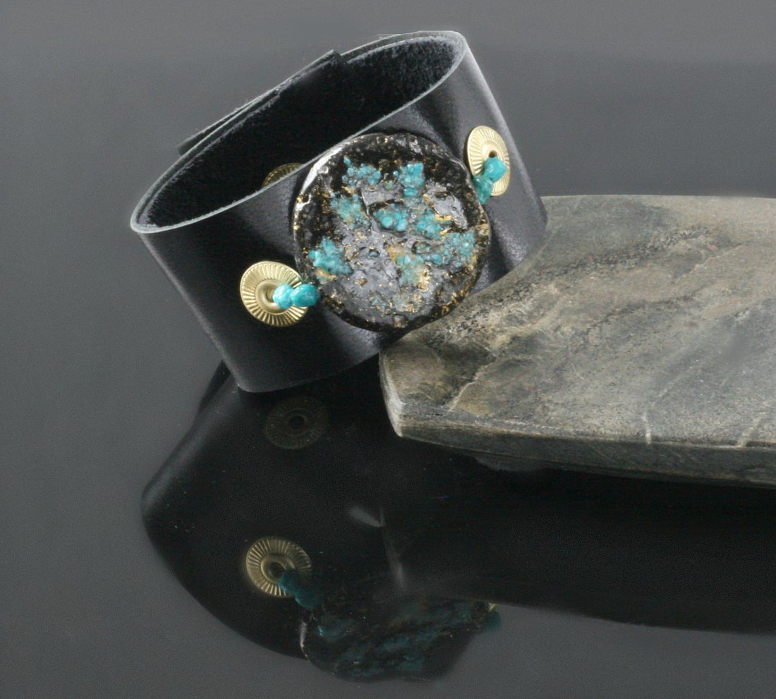 Glow Cuff Turquoise Dazzle - Leather Cuff Bracelet